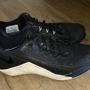 Nike Women’s Black Metcon Trainer Shoes